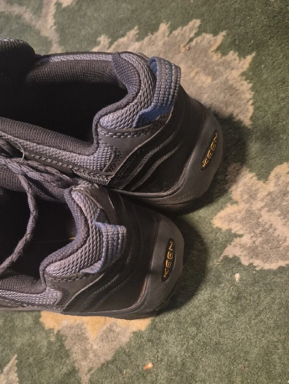 Keen Men's Charcoal Gray Trail Sneakers